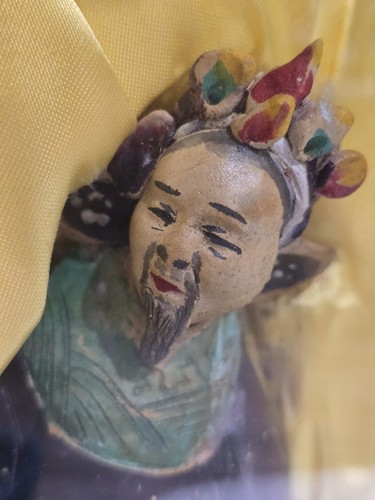 ANTIKE CHINESISCHE HANDGESCHNITZTE DACHZIEGELFIGUR IN MASSGESCHNEIDERTER HÄNGESCHATULLE - Bild 8 von 20