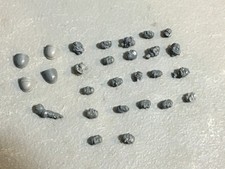 A27453 WARHAMMER 40K SPACE MARINES BITS LOT HEADS SHOULDER PADS GW