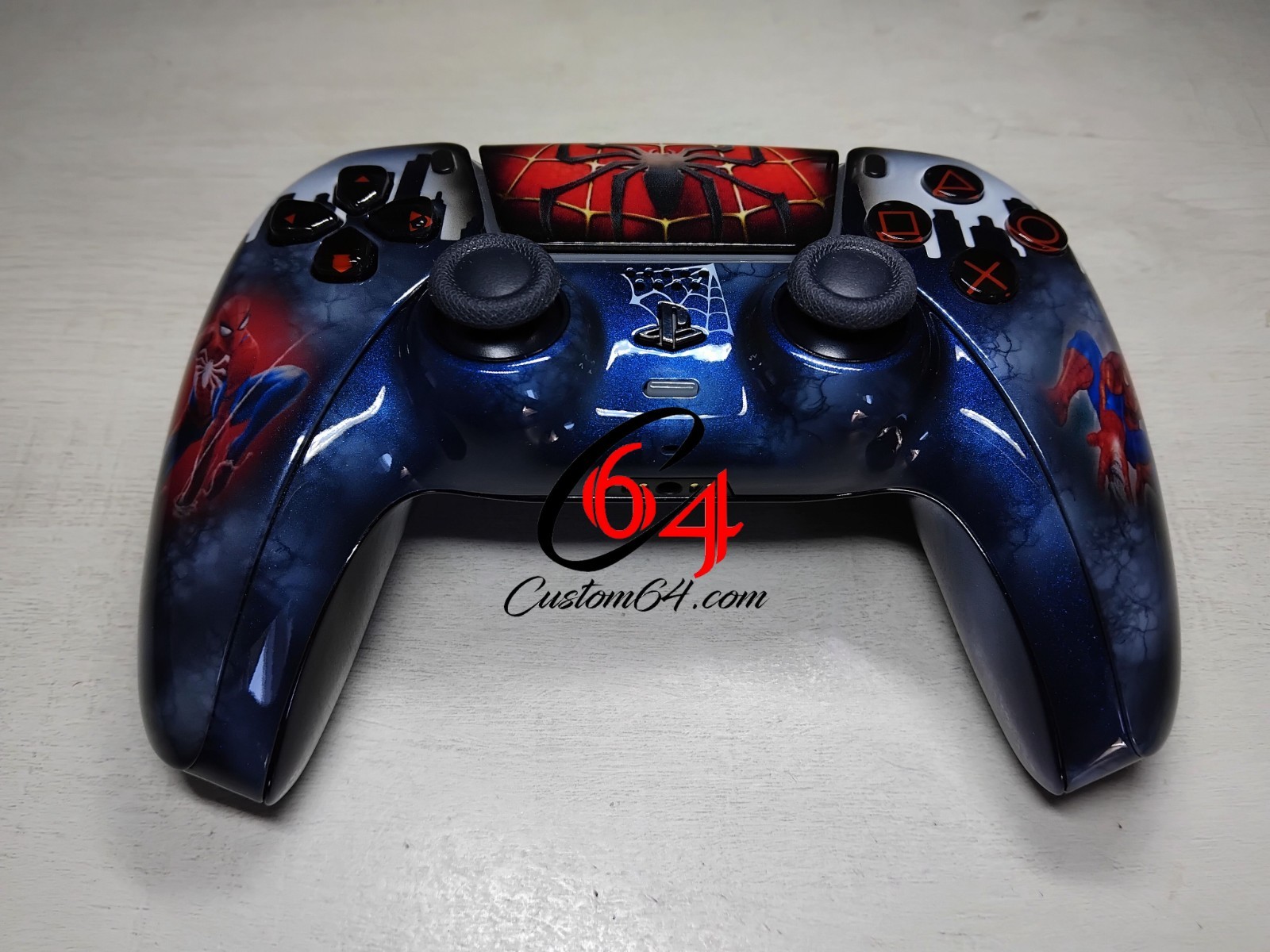 DualSense Spider-Man manette PS5 Sony avec gâchettes adaptatives et retour haptique