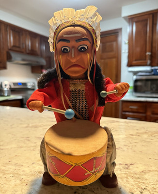 Vintage ALPS Japan Native American Indian Drummer Battery Operated Tin Toy 11 