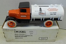 OKLAHOMA OIL MARKETERS 1931 HAWKEYE TANKER TRUCK 1992 DIECAST ERTL BANK 9592