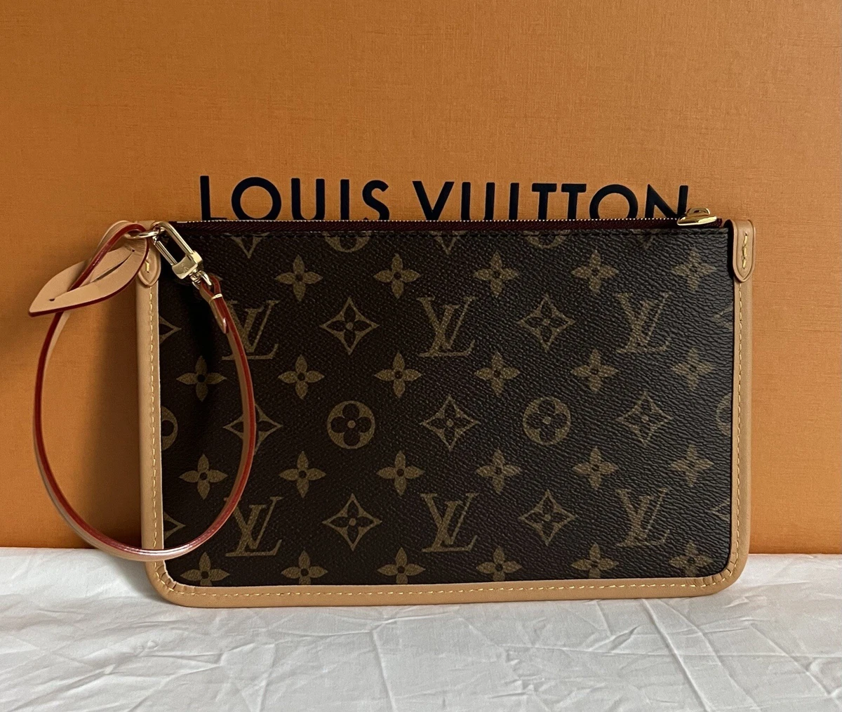 louis vuitton women's wristlet