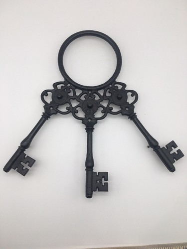 Skeleton Key Ring Holder Wall Decor Black Cast Iron Metal 6 Pegs - Picture 4 of 9