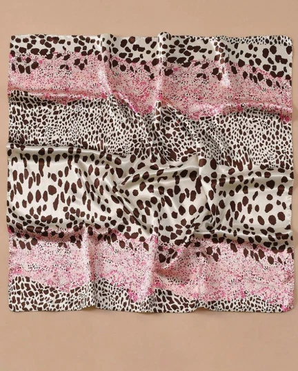 Pañuelo estampado animal de gasa rosa marrón patrón bandana compra uno y obtén uno gratis Foto 2 de 4