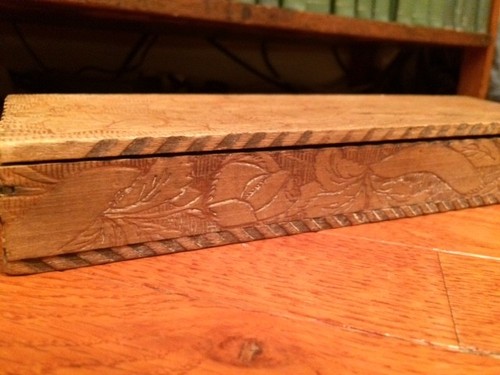 Tramp Art Woodenware Wood Box Hankie Dove Tail ribbon trimmed Box Roses - Picture 7 of 9