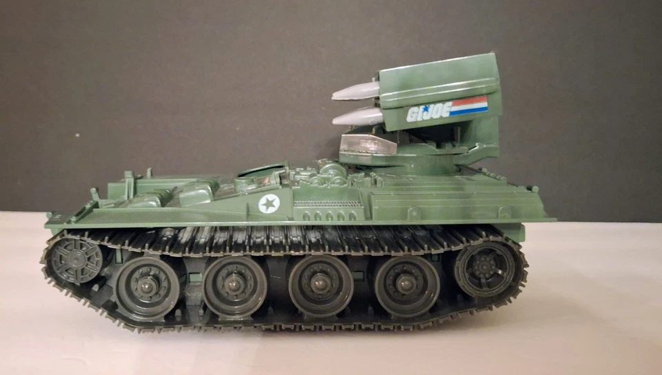 Vehículo tanque GI Joe Wolverine 1983 con lanzacohetes G-27 Foto 2 de 4