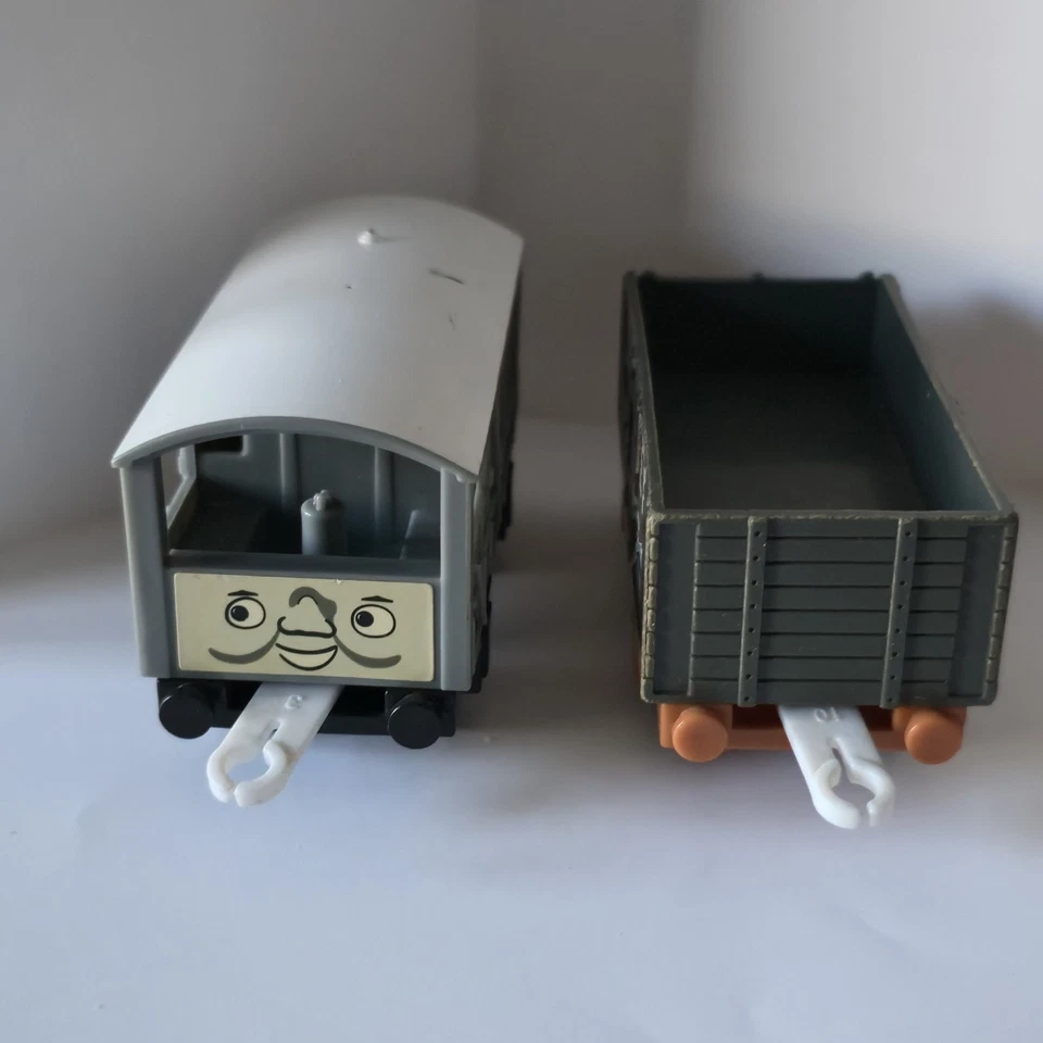 Thomas & Friends Trackmaster 2006 Toad & SC Ruffey Scruffey Train Cars - Image 4 of 4