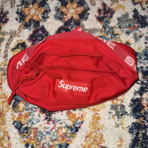 AUTHENTIQUE sac taille suprême Ss18 rouge occasion