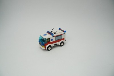 LEGO - 7890 - Town - City - Hospital - Ambulance