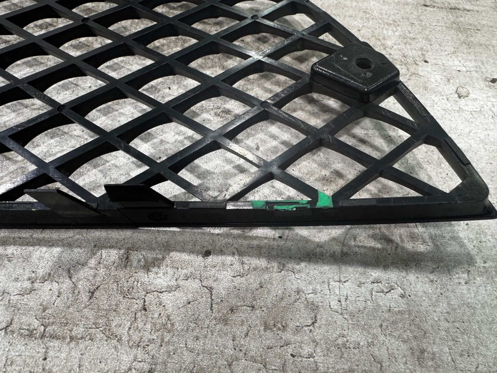 20025-08 BENTLEY FLYING SPUR GRILLE LEFT DRIVER LOWER 3W5807683 OEM