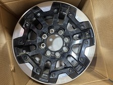 One New Take-off Hummer Ev Black 18 Factory Oem Wheel