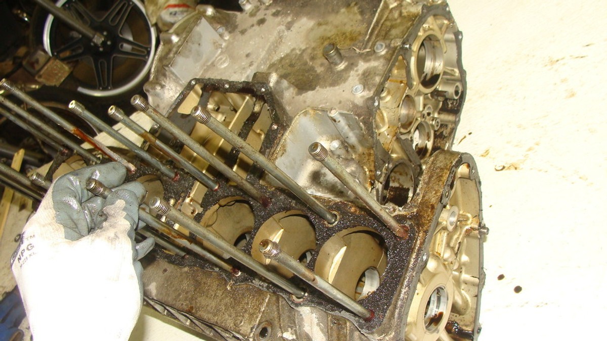1979 Kawasaki kz1300 kz 1300 six cylinder km207 engine cases