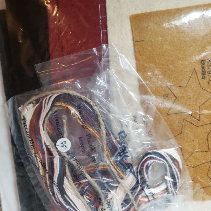 BUCILLA Alma Lynne ANGEL Of GLORY Felt Applique STOCKING KIT Primitive Christmas