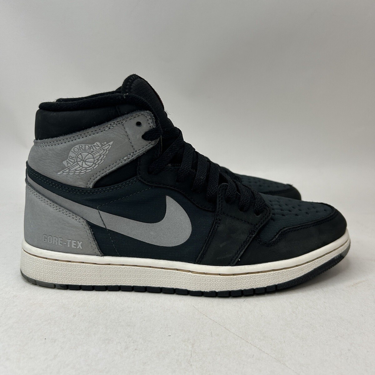Nike Air Jordan 1 Retro High Element Gore-Tex “Particle Grey