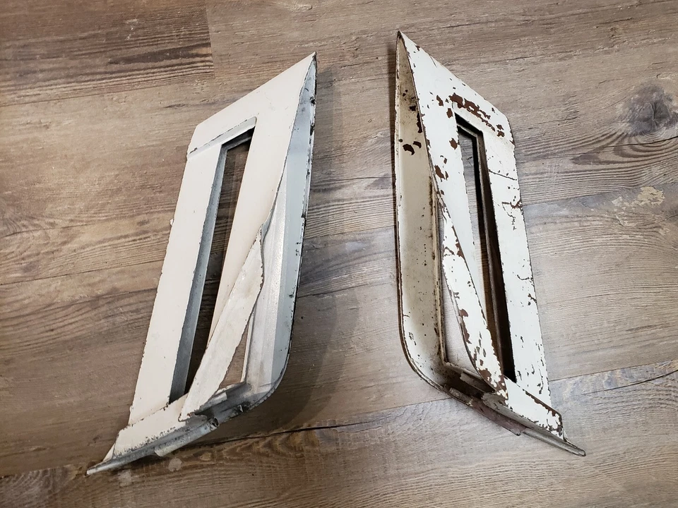 1967 Cadillac Eldorado Passenger & driver Side Taillight housings gm oem — 第 4/4 张图片