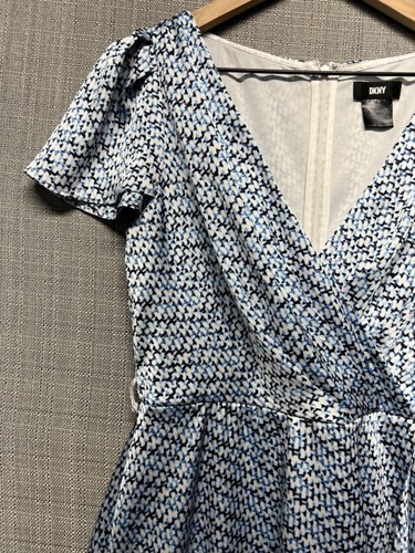 DKNY women's dress faux-wrap short flutter sleeve blue print hi-low size 6 - Picture 2 of 9