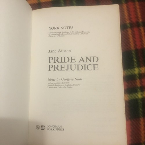 Pride and Prejudice (York Notes) 📕 Longman Literature Notes - Picture 3 of 4