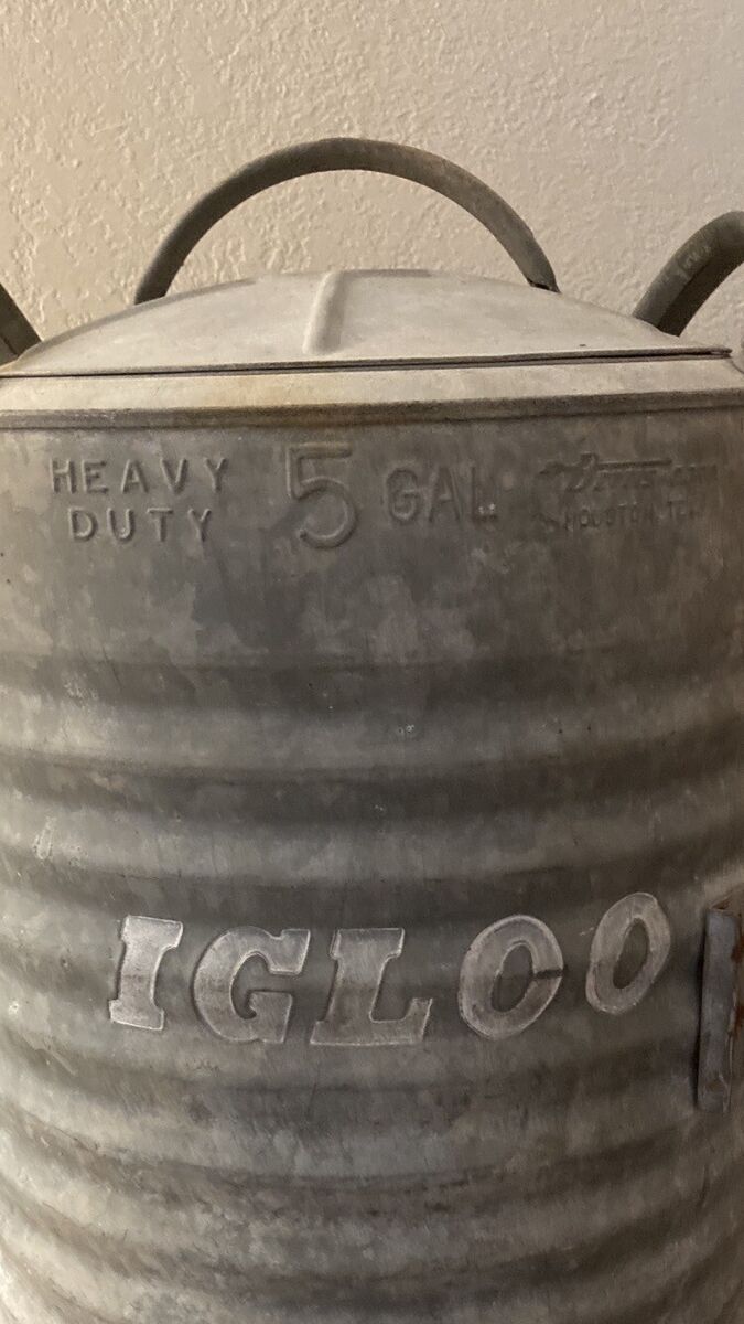 Vintage IGLOO Metal Water Cooler 5 Gal Galvanized Insulated Vintage IGLOO Metal Water Cooler 5 Gal Galvanized Insulated