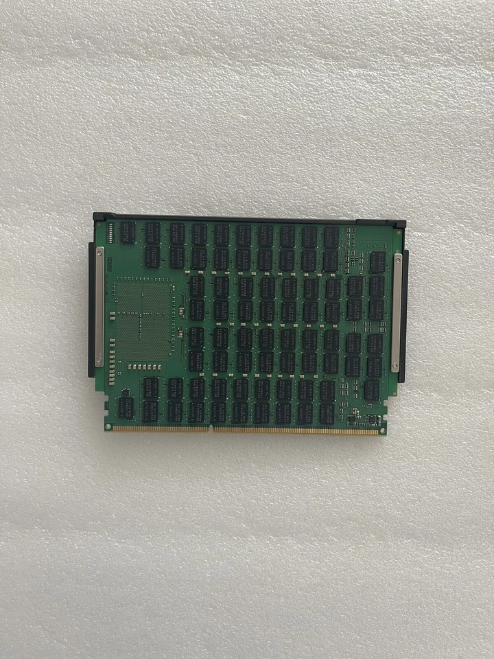 IBM 00LP766YH10MS55B0D8 128GB CDIMM M352BAG70DM0 - Image 2 of 3