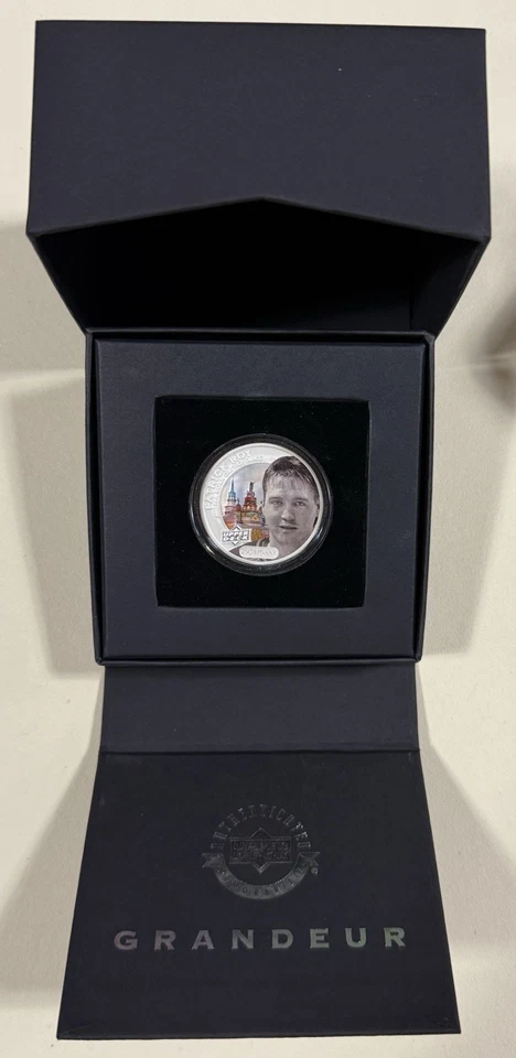 Moneda de plata Patrick Roy/5000 2017 Upper Deck Grandeur Hockey Foto 2 de 4