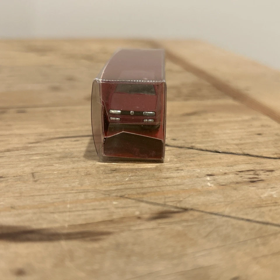 Herpa HO 1:87 VW Corrado 2067 con caja roja Wagener miniatura coche vintage Foto 4 de 4