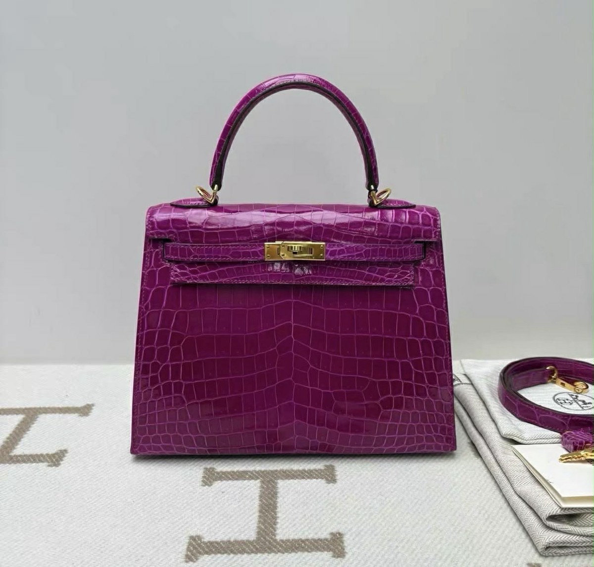 Hermes Kelly 25 Rose Scheherazade Niloticus Crocodile Bag GHW | eBay