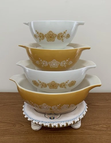VTG Pyrex BUTTERFLY GOLD Cinderella Nesting Bowls - 4pc Set (441, 442, 443, 444)