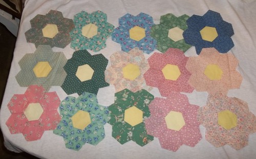 15 Hand Pieced Quilt Blocks "Grandmas Flower Garden" VINTAGE