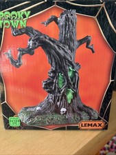 Lemax Spooky Town Halloween Village Creepy Tree 44306 Skulls Haunted Green Light