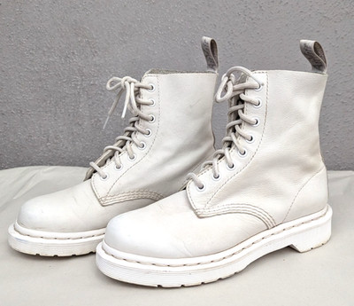 DR. MARTENS PASCAL MONO Gr. 38 WEISS VIRGINIA LEDER 8 BOOTS STIEFEL DOCS Ju2602