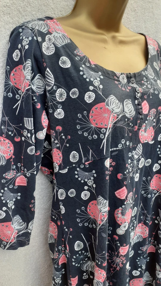 MANTARAY Navy 3/4 Sleeve Tunic Blouse Top Size 16 . - Image 2 of 3