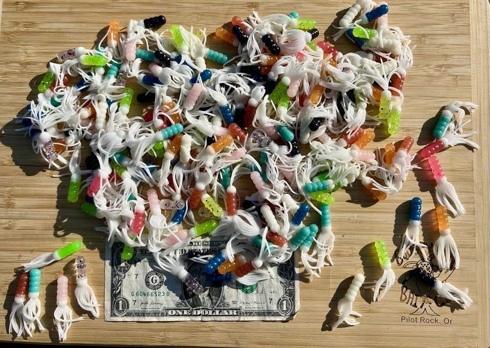 Plantillas surtidas de 205 piezas Crappie Panfish Trucha Fantail Grub UV Brillan en la oscuridad Foto 2 de 4