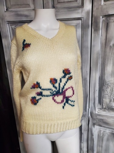 Queens Way to Fashion Women Sz S Sweater VTG 70’s Hippie floral Acrylic Euc