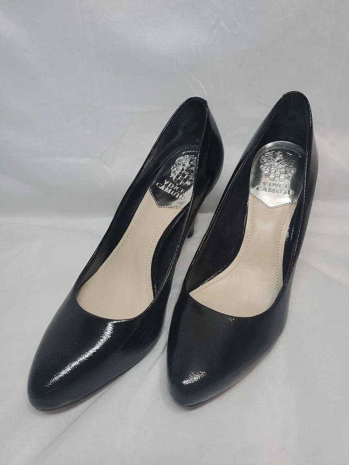 Tacones Vince Camuto charol negro talla 9 con tacón de 3" como en la foto Foto 2 de 4