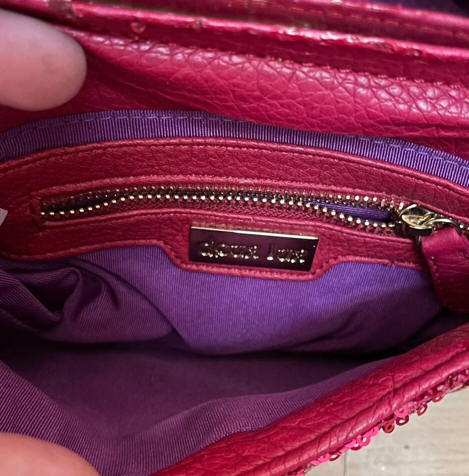 Cartera sin asas DEUX LUX roja y plateada con moño brillante lentejuelas con espejo 9x6"" Foto 4 de 4