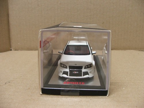 1:43 2008 HOLDEN HSV W427 In Heron White BIANTE Model Car, Limited edition resin - Picture 2 of 7