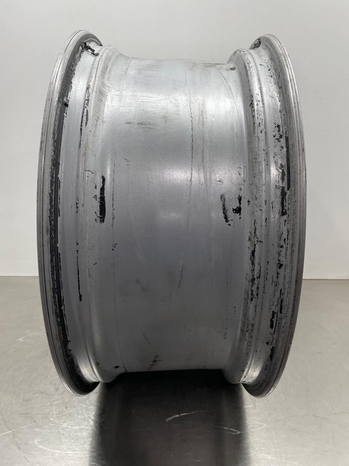 2014 Maserati Quattroporte Wheel Rim 19x8.5 Front Alloy LIGHT RASH OEM 670010508