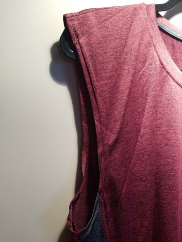 Marca RE: NUEVA Camisa Atlética Sin Mangas XL para Hombre, Borgoña con Gris Oscuro - Imagen 6 de 12