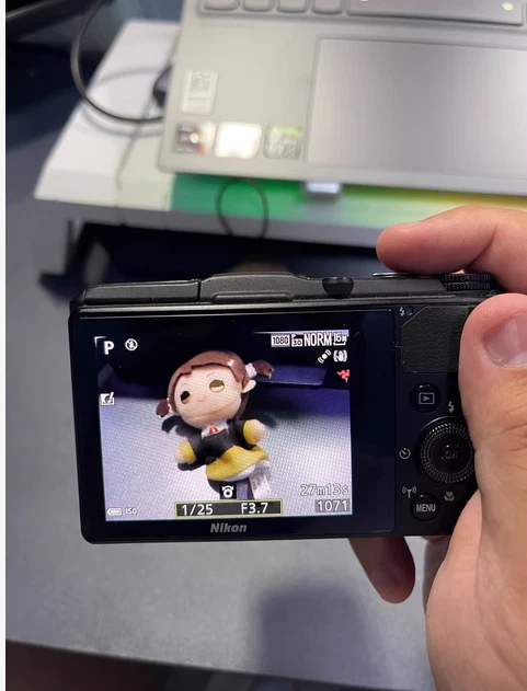 Nikon COOLPIX S9700 Digital Camera 16.0MP 30x Optical Zoom Black 90% New - Image 4 of 4