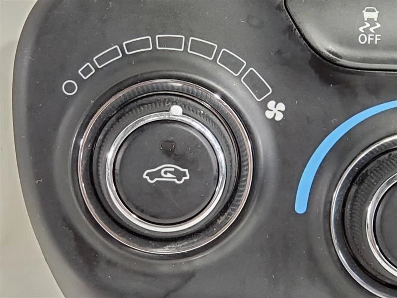 Temperature AC Control PN 1TQ77DX9AG OEM 2013 2014 2015 2016 Dodge Dart  - Image 3 of 4