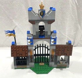 LEGO 70402 The Gatehouse Raid 100% with Manual, no box - 2013