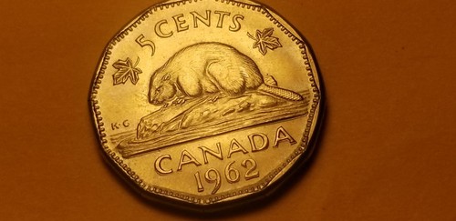 Canada 1962 Double Date Variety 5 Cent Coin Nickel Rare. - Picture 3 of 4