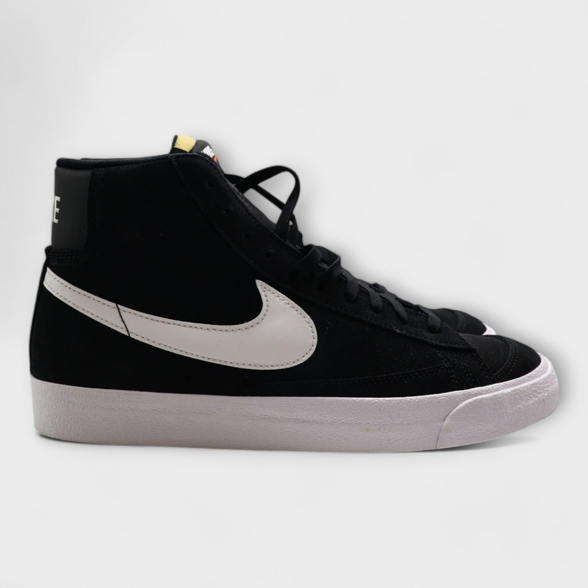 Nike Men's Blazer Mid '77 Suede Lifestyle Shoes Sneakers