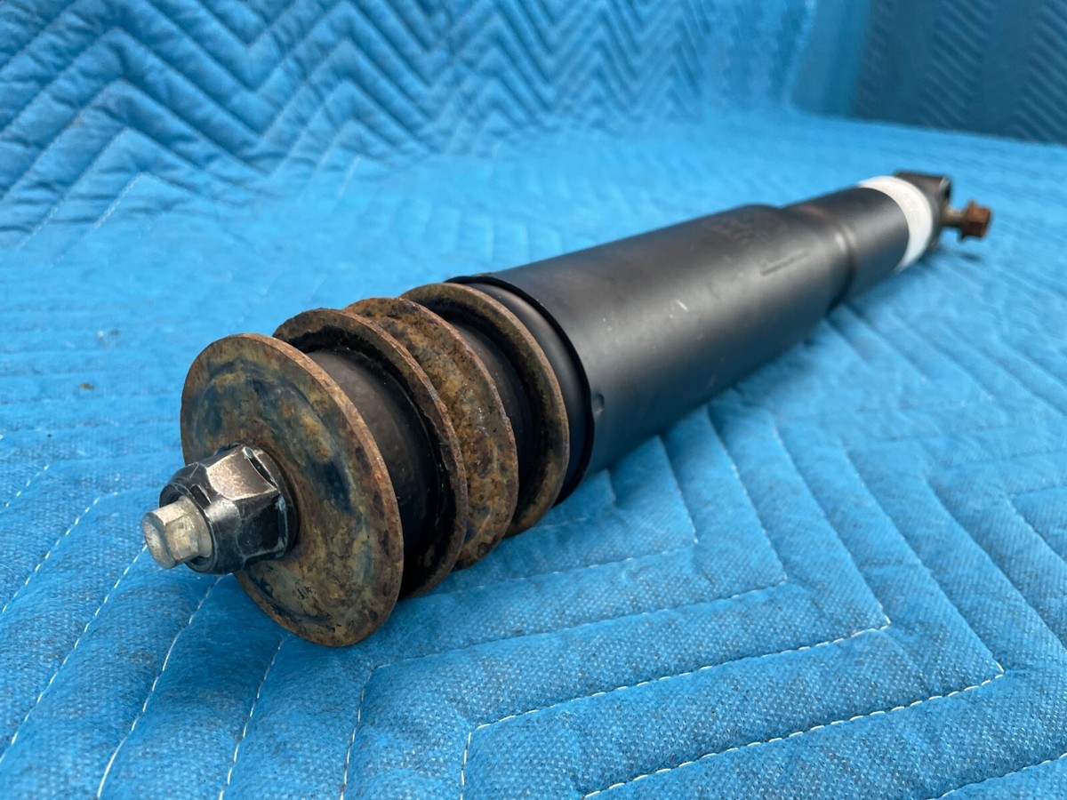 Toyota Land Cruiser Front Shock Absorber RH or LH 48511-60512 1998