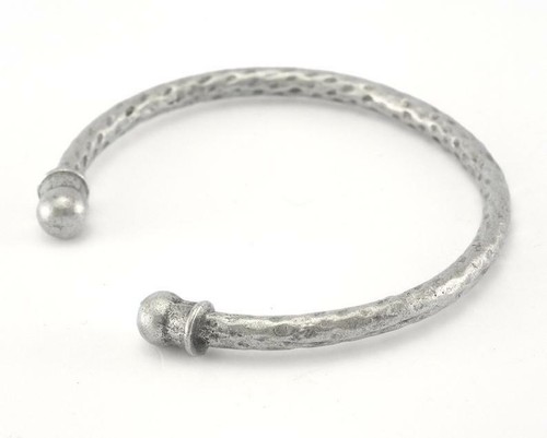 Brazalete con cabeza esférica ajustable martillada oro antiguo plata latón crudo tamaño 55 mm - Imagen 8 de 12