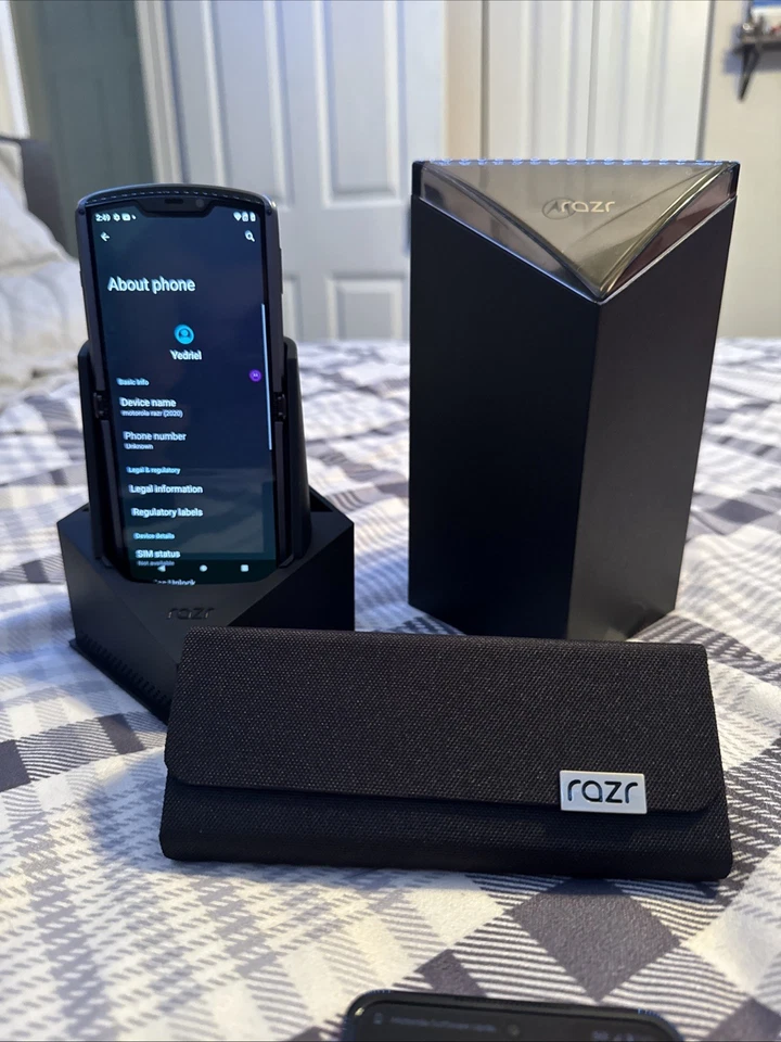 Moto Razor 2020 y 2024 como nuevo en embalaje original ambos 256 GB historia Foto 2 de 4