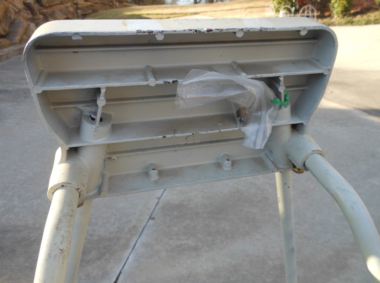 Vintage Evinrude Metal Outboard Boat Motor Engine Stand Very Good Shape