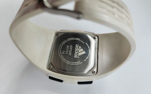 Reloj deportivo Adidas Duramo ADP3260 de cuarzo de goma blanca para hombre - necesita batería nueva - Imagen 14 de 17
