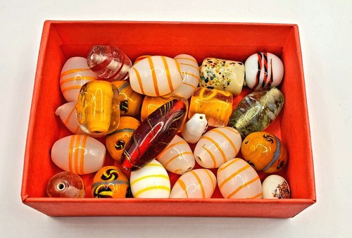 VINTAGE HANDMADE GLASS BEADS 26 Pieces