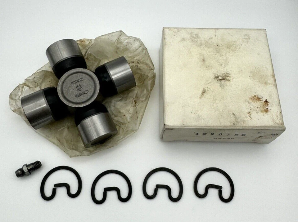 Junta en U eje de hélice universal GMB 1220786 para Volvo 142 144 145 164 244 245 740 Foto 2 de 4